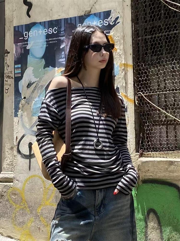 Aesthetic 2000s Women T-shirt  - đánh giá và giá Winter Clothing Aesthetic
