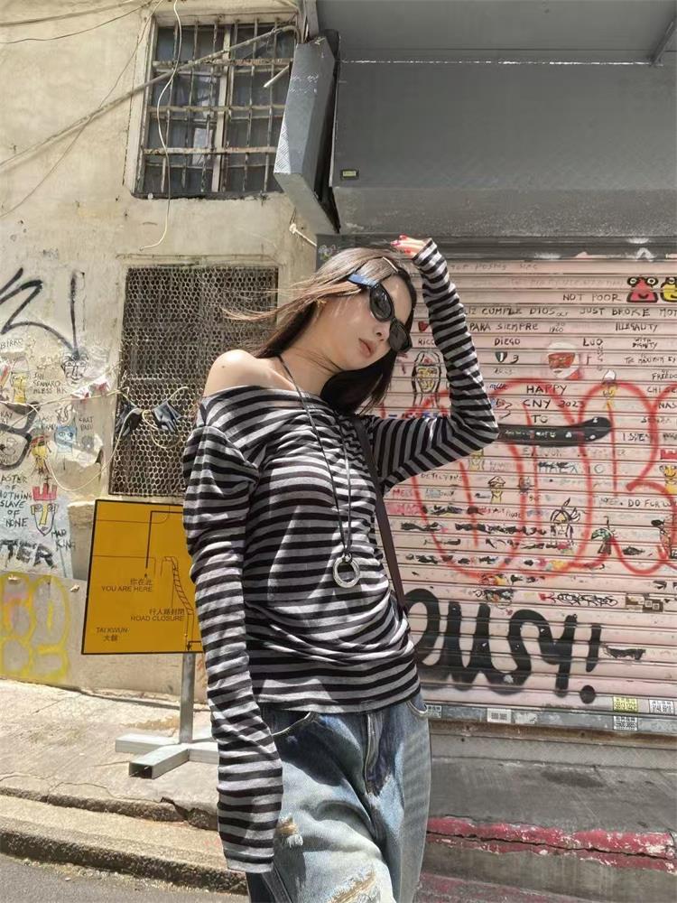 Aesthetic 2000s Women T-shirt  - đánh giá và giá Winter Clothing Aesthetic