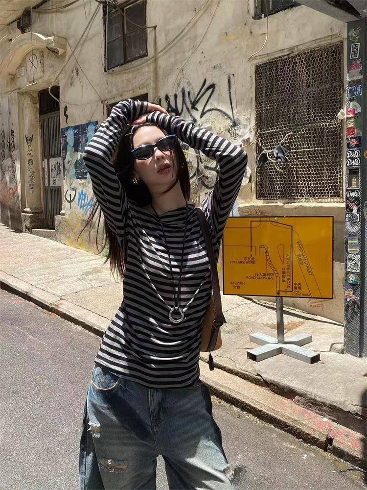 Aesthetic 2000s Women T-shirt  - đánh giá và giá Winter Clothing Aesthetic