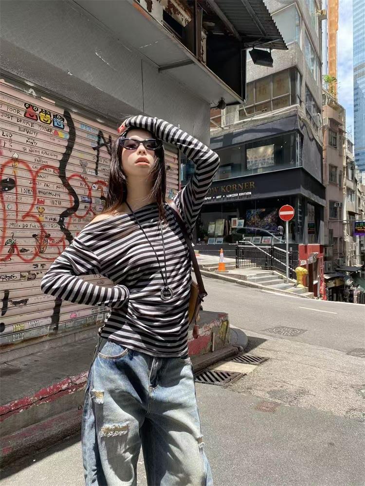Aesthetic 2000s Women T-shirt  - đánh giá và giá Winter Clothing Aesthetic